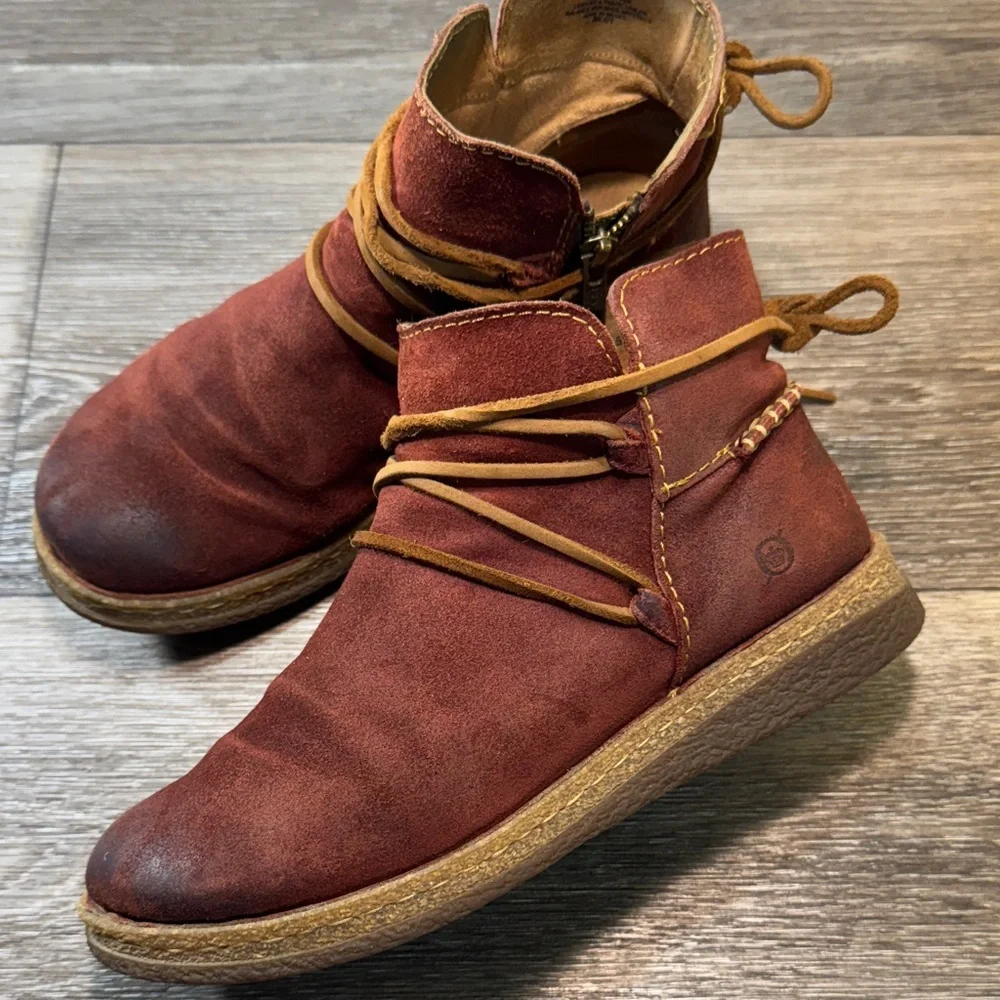 Born burnt red Suede Ankle Boots woman’s size 7.5 (s208)